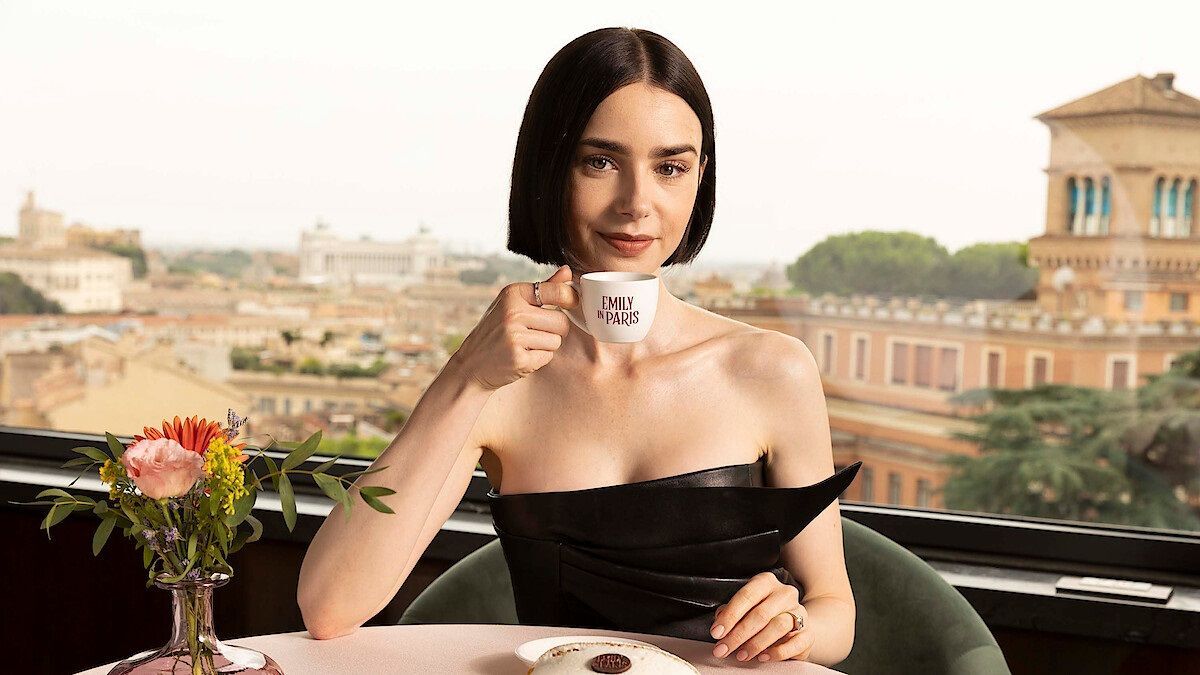 Сериал «Эмили в Париже» продлен на пятый сезон