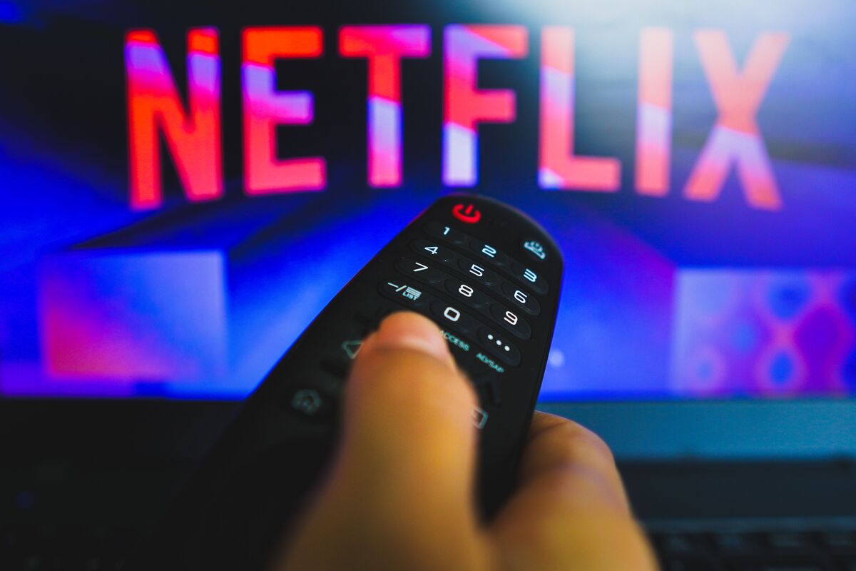 Netflix планирует сократить количество своих оригинальных фильмов, но сделать их масштабнее