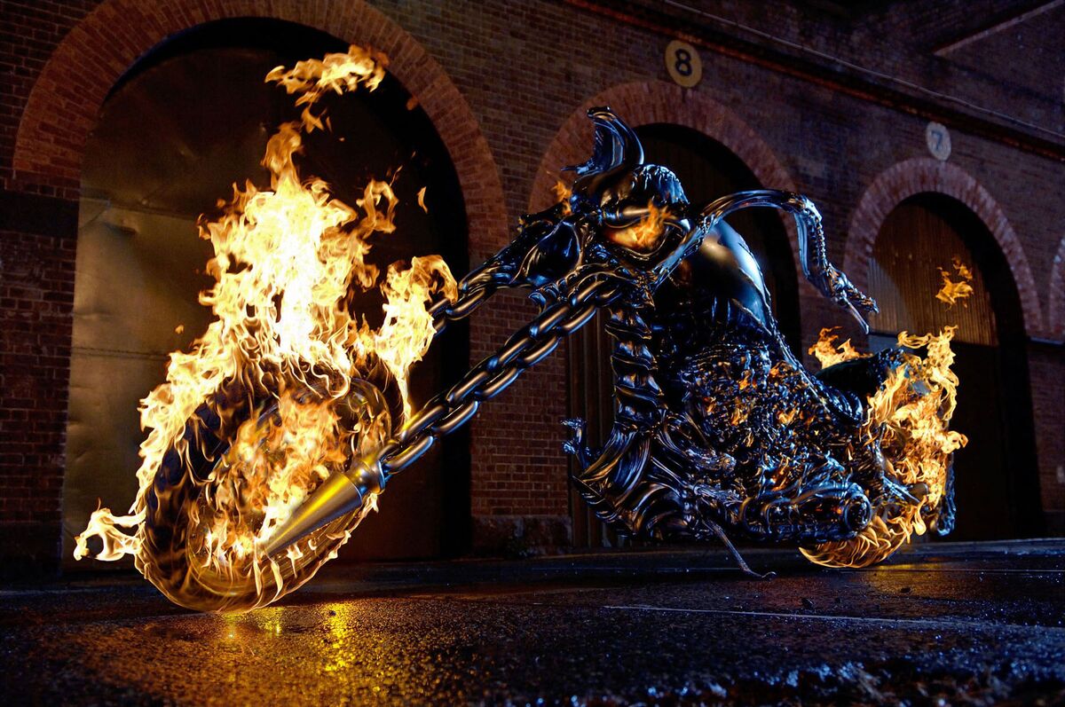 Киану Ривз горит в адском пламени на фан-арте к ожидаемому перезапуску «Призрачного гонщика»