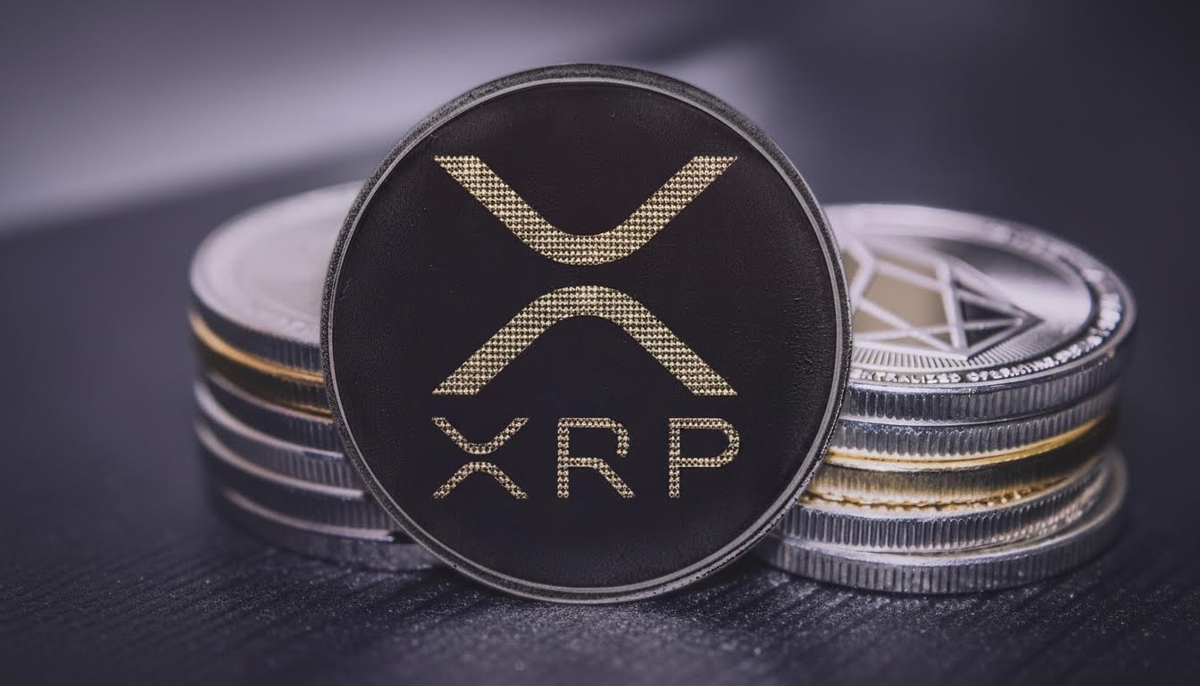 Фонды на XRP собрали $959 млн, а график говорит обратное — почему?