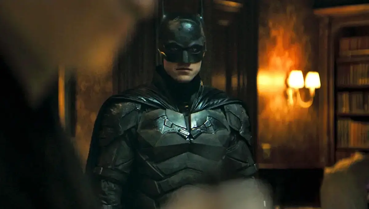 В сеть попал постер «Бэтмена», на котором можно в деталях рассмотреть костюм Темного рыцаря